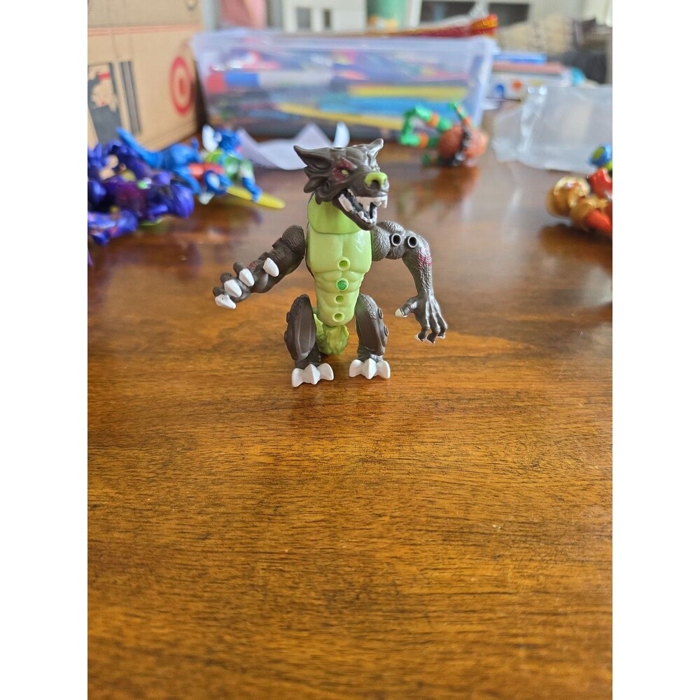 Moose Toys Akedo Beast Strike Shadowmyne Werewolf Action Figure